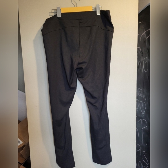 Tommy Hilfiger Black Pull Up Pants, Size Large (32) - Picture 3 of 6